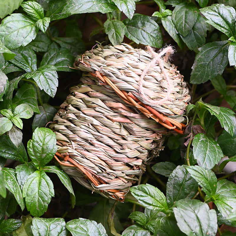 Creative Straw Birds Nest